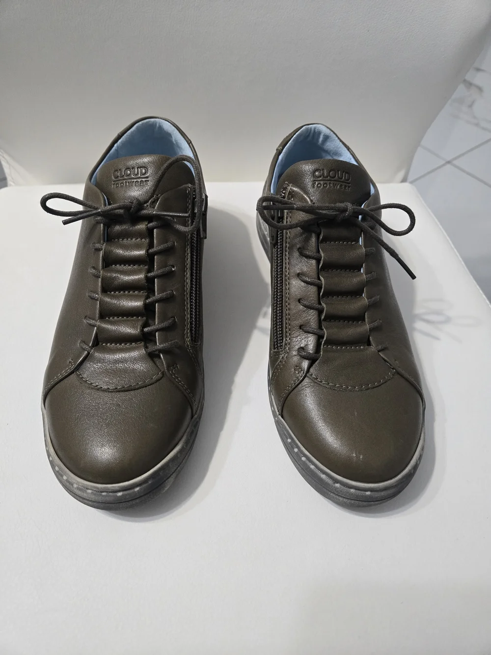 Cloud Olive Leather Casual Sneaker Unisex Size 40